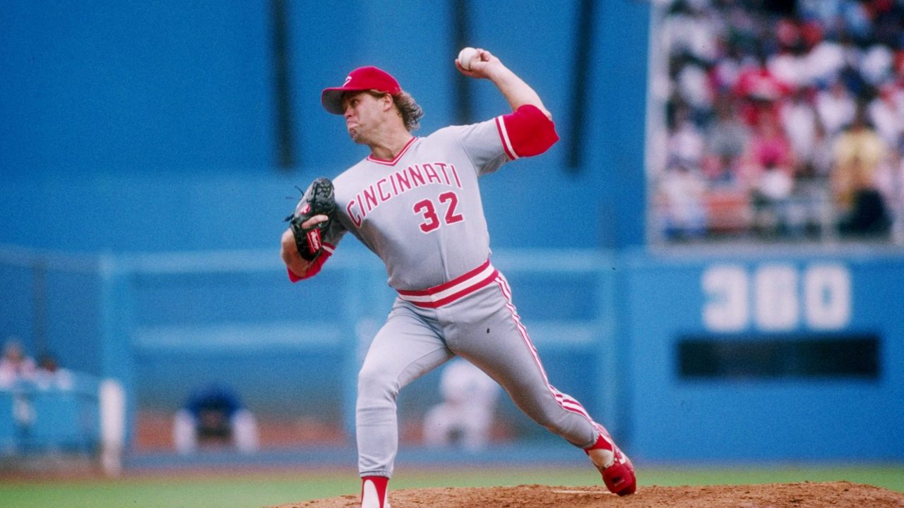 Cincinnati Reds' Tom Browning pitches